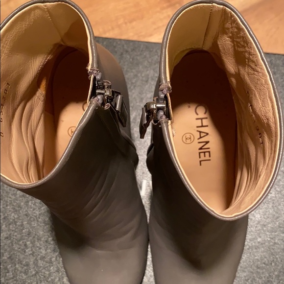 Excellent condition Chanel booties - Picture 3 of 6